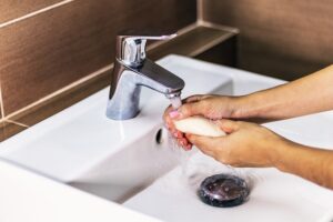 Korki klik-klak umywalkowe mosiężne Balneo